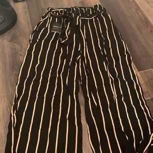 BNWT F21 wife leg striped pants ❤️
